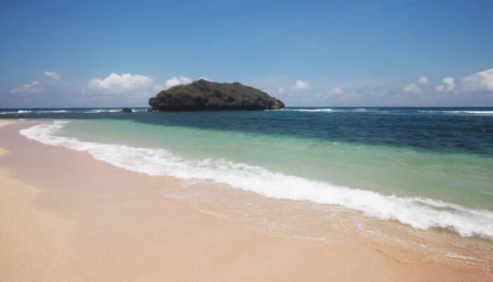Wisata Pantai Gunungkidul: 7 Destinasi Cantik yang Wajib Dikunjungi