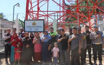 Pastikan Kelancaran Komunikasi untuk Pelayanan Masyarakat, Kapolres Situbondo Tinjau Pemancar Radio Polri di Kayumas