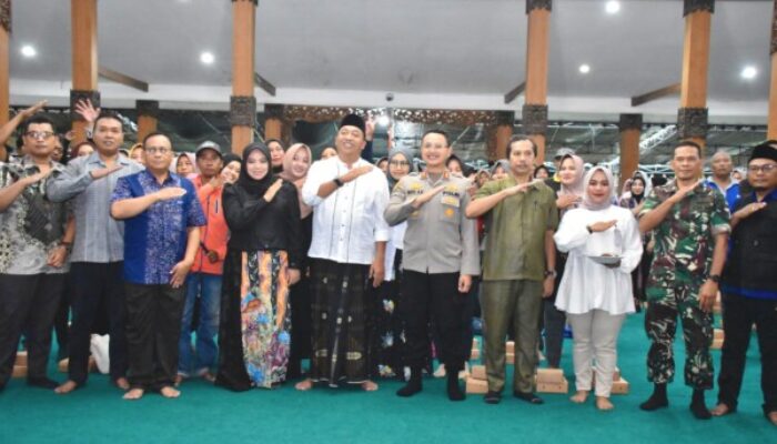 May Day di Situbondo Diwarnai Dialog Interaktif dan Berbagi Sembako, Kapolres Siap Jadi Mitra Strategis Pekerja