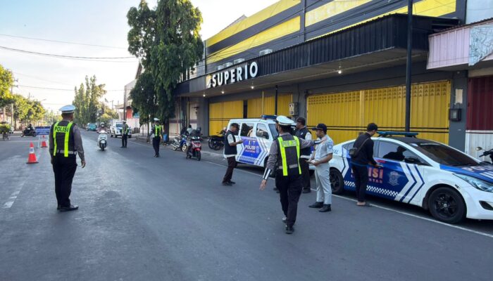 Razia Gabungan di Jalan Argopuro, Polisi Ingatkan Pengendara Pentingnya Keselamatan
