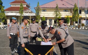 Kapolres Situbondo Pimpin Sertijab Pejabat Utama dan Kapolsek Jajaran