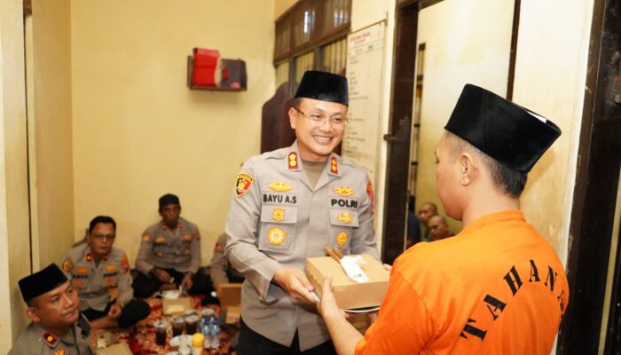 Sambut Hari Bhayangkara ke-80, Polres Situbondo Gelar Doa Bersama dan Makan Siang dengan Para Tahanan