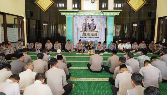 Polres Situbondo Gelar Kegiatan Pembinaan Rohani dan Mental di Masjid Al Asykar