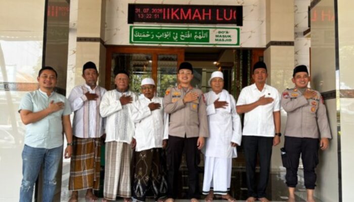 Safari Jumat di Talkandang, Kapolres Situbondo Ajak Warga Aktif Jaga Kamtibmas