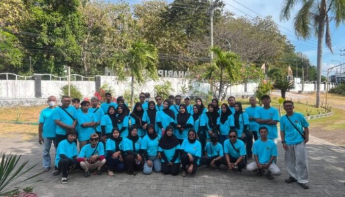 SPPG 02 Yayasan Miftahul Huda Wringin Anom Bersama Para Relawan Sampaikan Ucapan Selamat HUT ke-81 Republik Indonesia