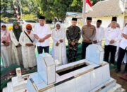 Jelang Harjakasi dan HUT RI, Kapolres Situbondo Ziarah Makam Pahlawan dan Bupati Terdahulu