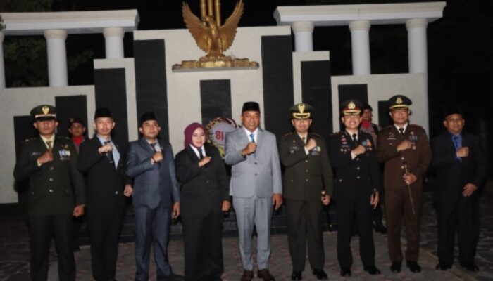 Hormati Jasa Pahlawan Kemerdekaan RI, Kapolres Situbondo Pimpin Apel Kehormatan dan Renungan Suci