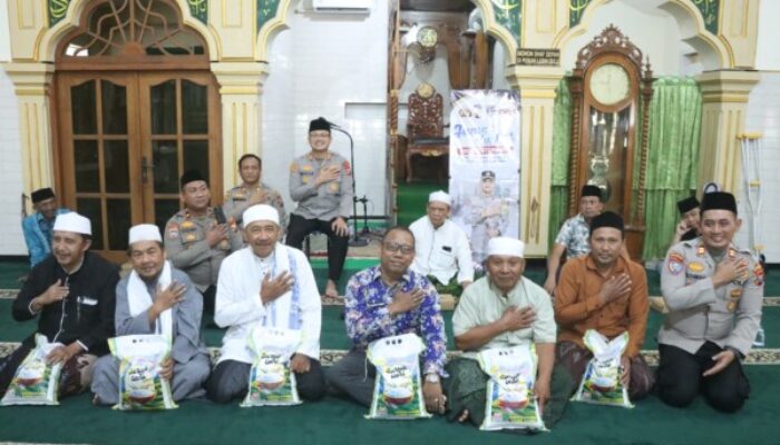 Safari Jumat, Kapolres Situbondo Buka Ruang Curhat Kamtibmas untuk Warga