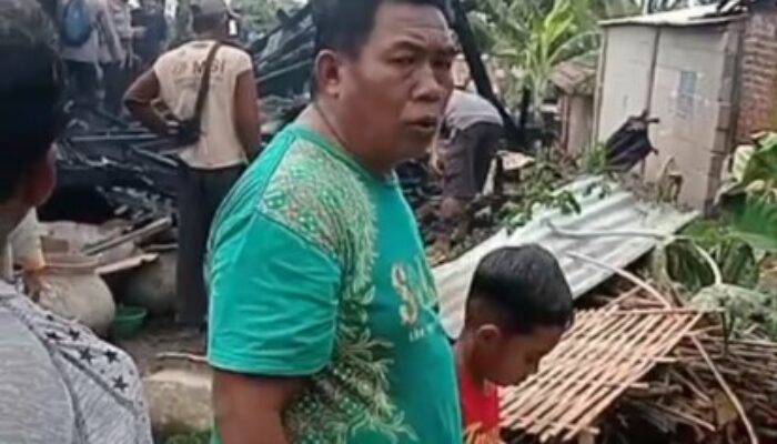 Nenek 80 Tahun Tinggal Sebatang Kara Lolos dari Kobaran Api