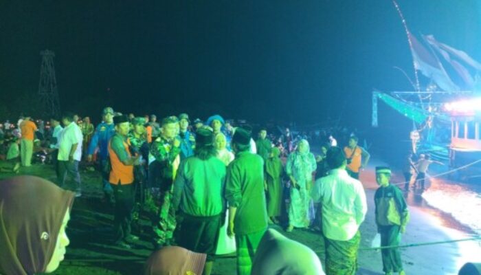 Polres Situbondo Siagakan Personel dan Empat Sarana Apung Amankan Sholawat Burdah di Tengah Laut