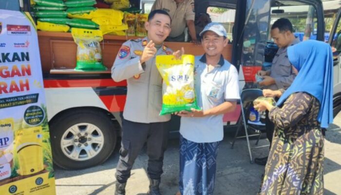 Satbinmas Polres Situbondo Gelar Gerakan Pasar Murah di Kapongan